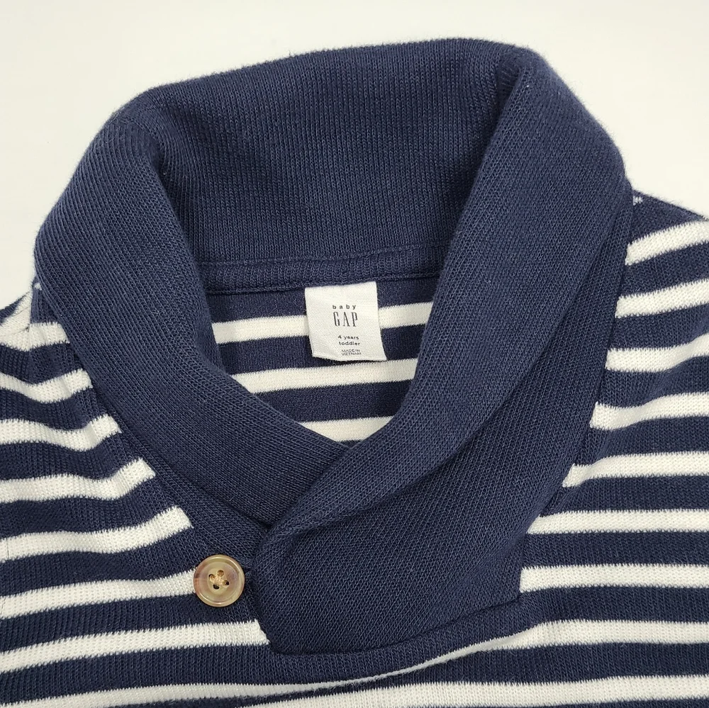 Gap boys' sweater and jeans size 4